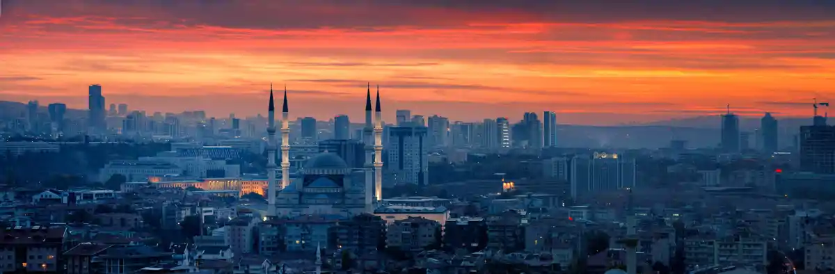 2025'te Türkiye'de Yapılabilecek En İyi 10 Aktivite (Şehir ve Doğa)